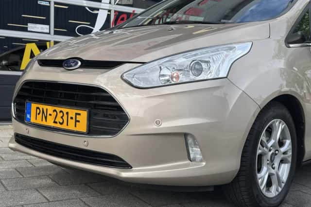 Ford B-Max (2017) thumbnail 12