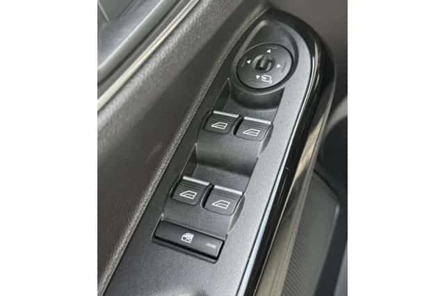 Ford B-Max (2017) thumbnail 39