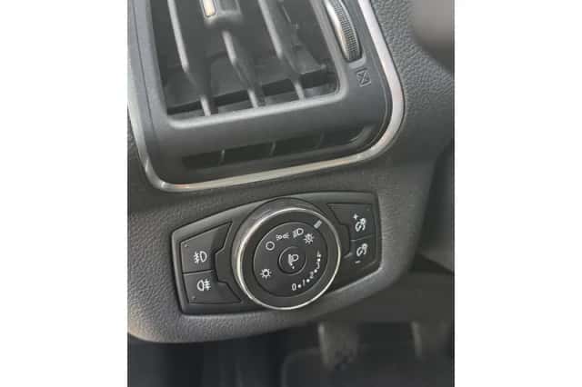 Ford B-Max (2017) thumbnail 40