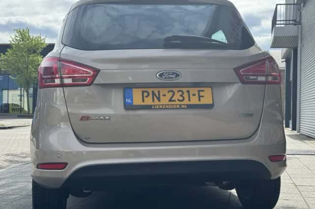Ford B-Max (2017) thumbnail 8