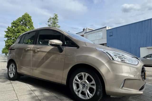 Ford B-Max (2017) thumbnail 10