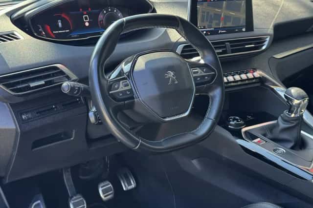 Peugeot 3008 (2020) thumbnail 2