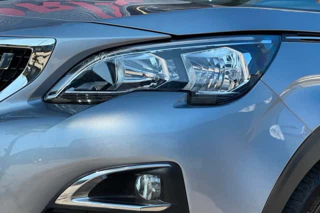 Peugeot 3008 (2020) thumbnail 15