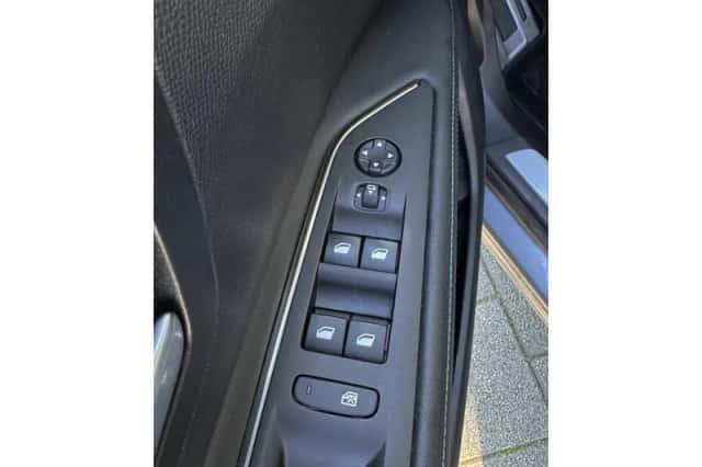 Peugeot 3008 (2020) thumbnail 42
