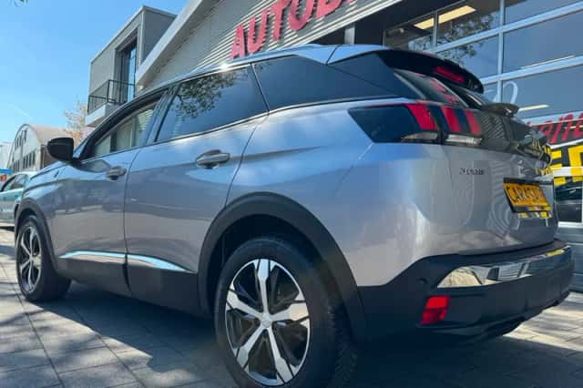 Peugeot 3008 (2020) thumbnail 8