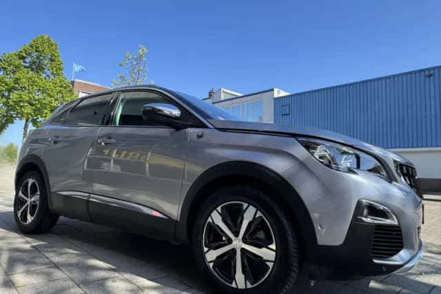 Peugeot 3008 (2020) thumbnail 10