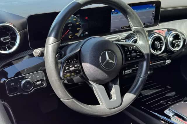 Mercedes-Benz A-Klasse (2019) thumbnail 2
