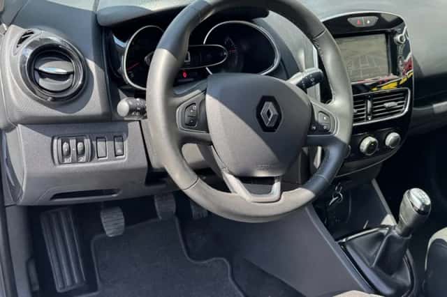 Renault Clio (2019) thumbnail 2
