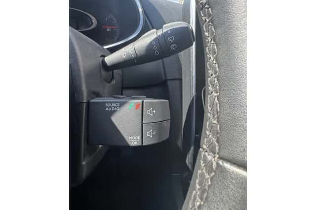 Renault Clio (2019) thumbnail 38