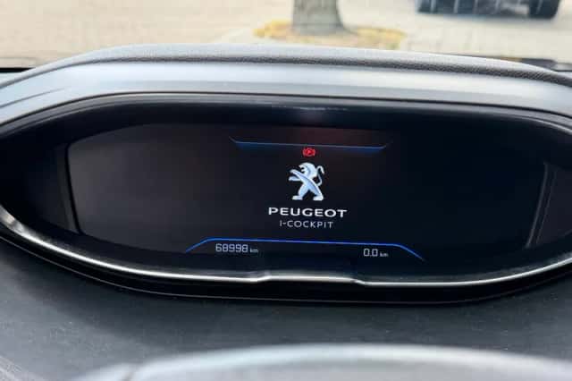 Peugeot 3008 (2020) thumbnail 3