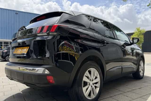 Peugeot 3008 (2020) thumbnail 4