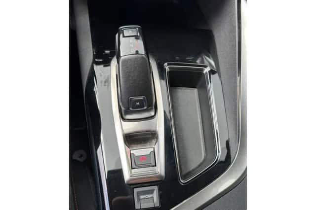 Peugeot 3008 (2020) thumbnail 44