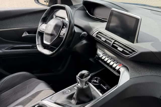 Peugeot 5008 (2020) thumbnail 29