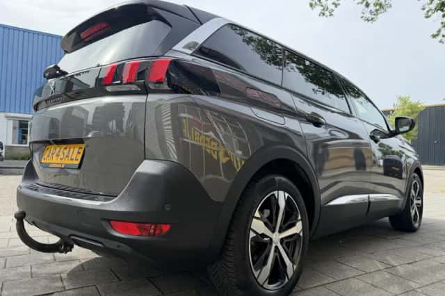 Peugeot 5008 (2020) thumbnail 4