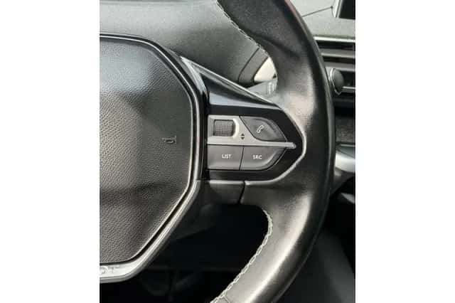 Peugeot 5008 (2020) thumbnail 32