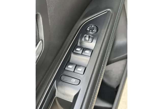 Peugeot 5008 (2020) thumbnail 39