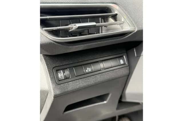 Peugeot 5008 (2020) thumbnail 40