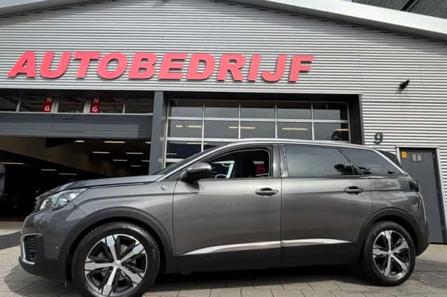 Peugeot 5008 (2020) thumbnail 6
