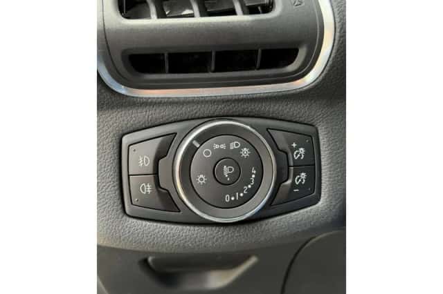 Ford B-Max (2016) thumbnail 41