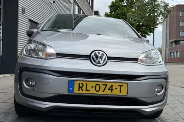 Volkswagen Up! (2018) thumbnail 11