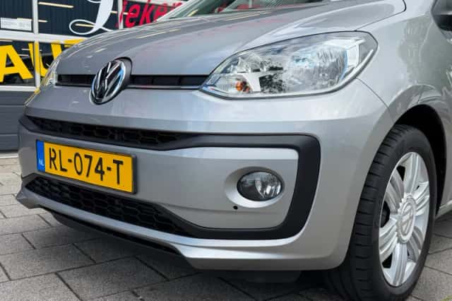 Volkswagen Up! (2018) thumbnail 12