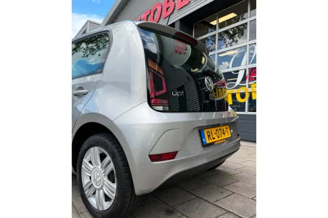 Volkswagen Up! (2018) thumbnail 22