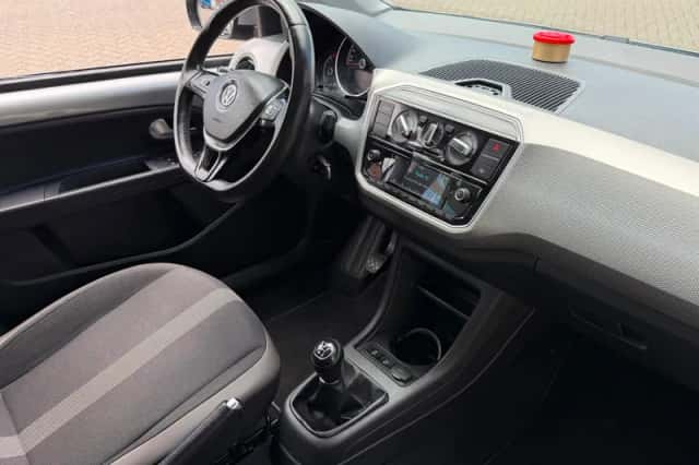 Volkswagen Up! (2018) thumbnail 29
