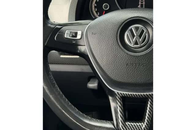 Volkswagen Up! (2018) thumbnail 31