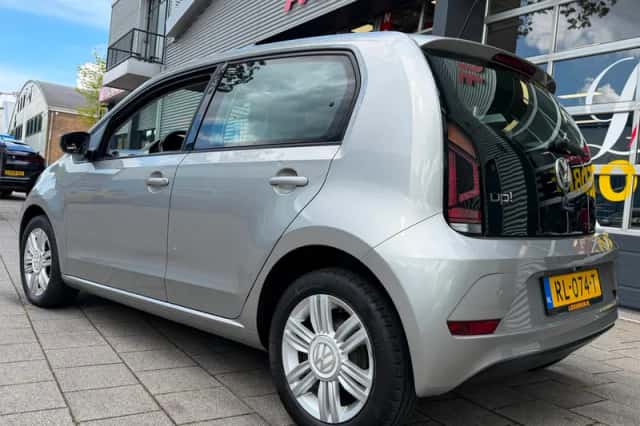 Volkswagen Up! (2018) thumbnail 7