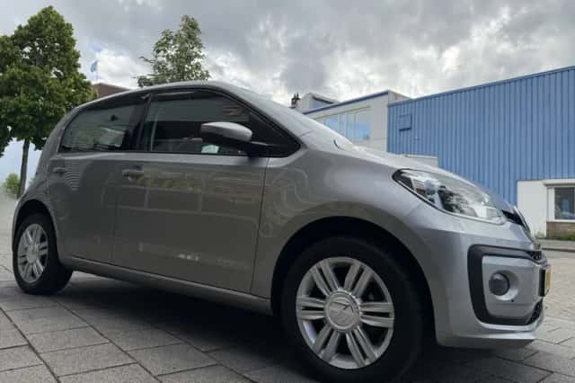 Volkswagen Up! (2018) thumbnail 10
