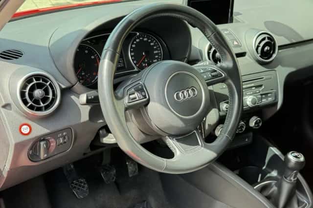Audi A1 (2017) thumbnail 2