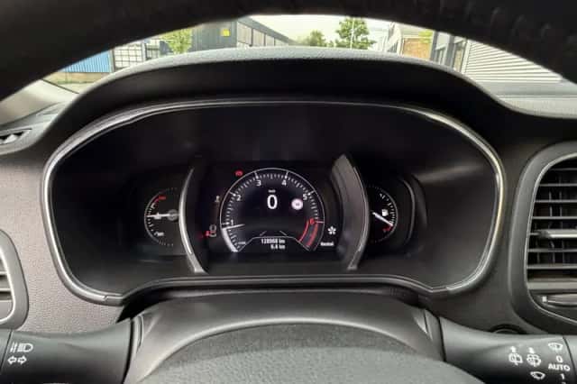 Renault Mégane (2019) thumbnail 3