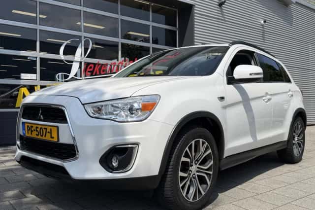 Mitsubishi ASX (2015) thumbnail 1