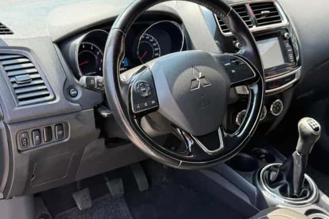 Mitsubishi ASX (2015) thumbnail 24