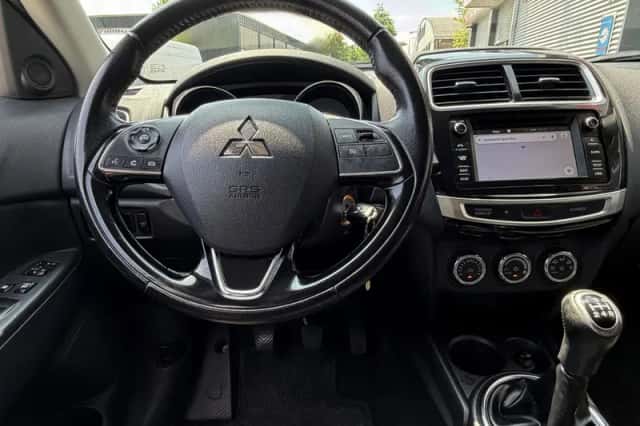 Mitsubishi ASX (2015) thumbnail 33