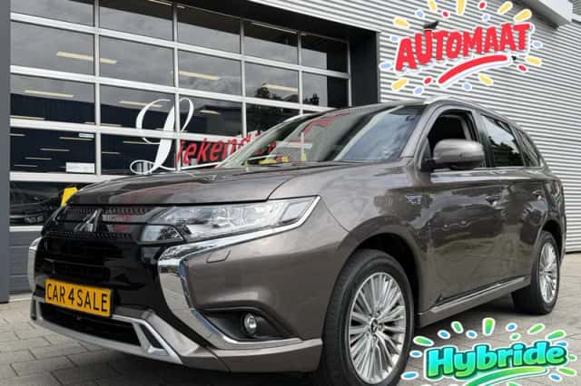 Mitsubishi Outlander (2020) thumbnail 1