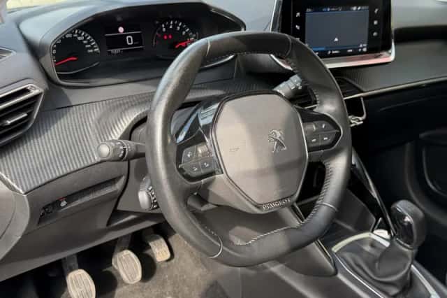 Peugeot 208 (2021) thumbnail 2