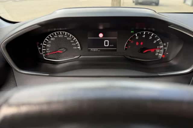 Peugeot 208 (2021) thumbnail 3