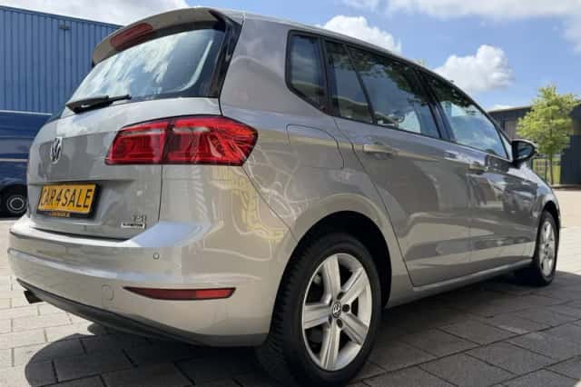 Volkswagen Golf (2017) thumbnail 4