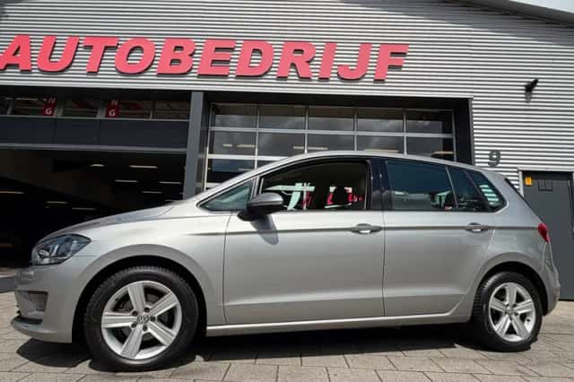 Volkswagen Golf (2017) thumbnail 6