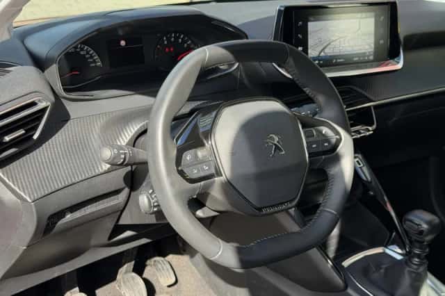 Peugeot 208 (2022) thumbnail 2
