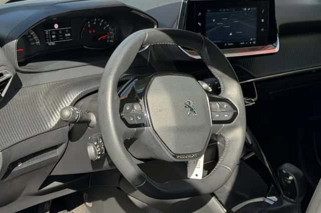 Peugeot 208 (2022) thumbnail 2