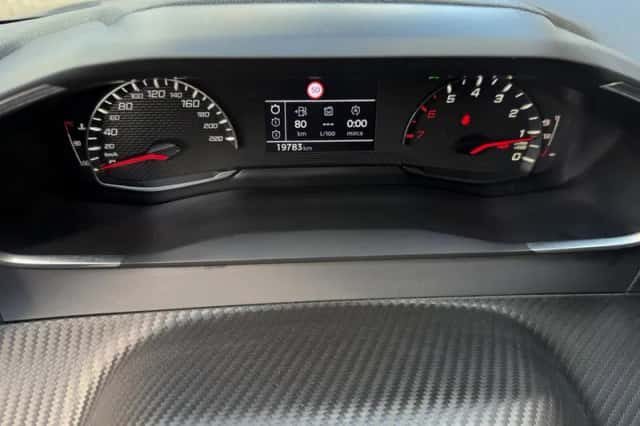 Peugeot 208 (2022) thumbnail 3