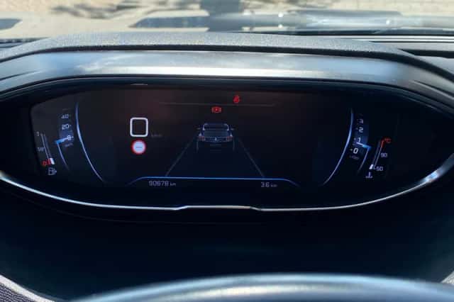 Peugeot 3008 (2020) thumbnail 3