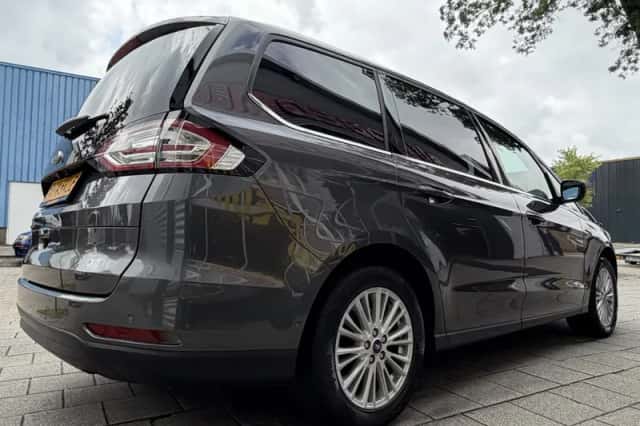 Ford Galaxy (2019) thumbnail 4