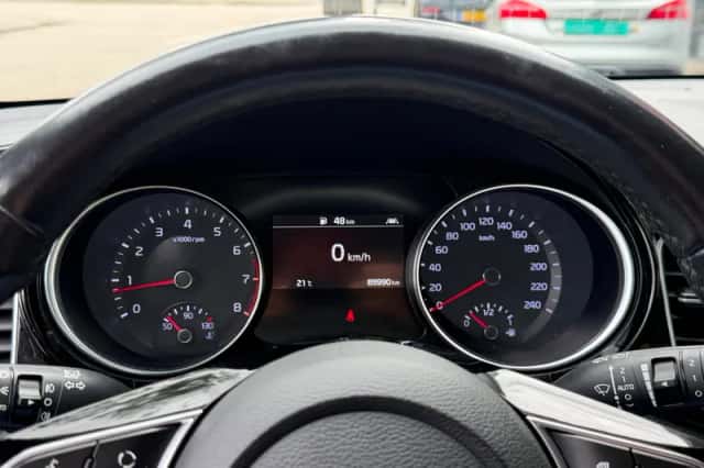 Kia XCeed (2020) thumbnail 3