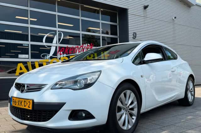 Opel Astra (2012) thumbnail 1
