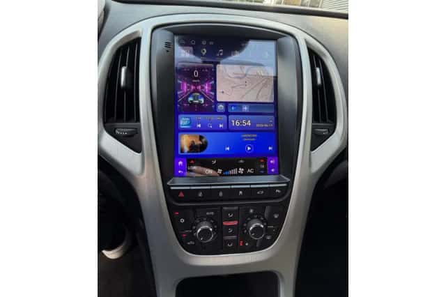 Opel Astra (2012) thumbnail 4