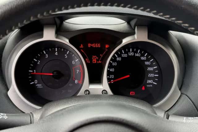 Nissan Juke (2012) thumbnail 3