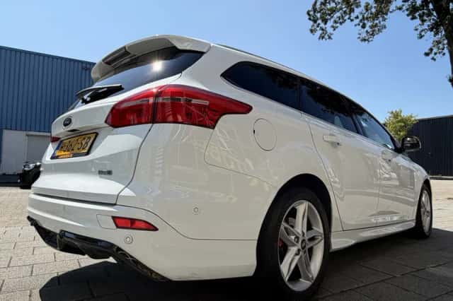 Ford Focus (2017) thumbnail 4